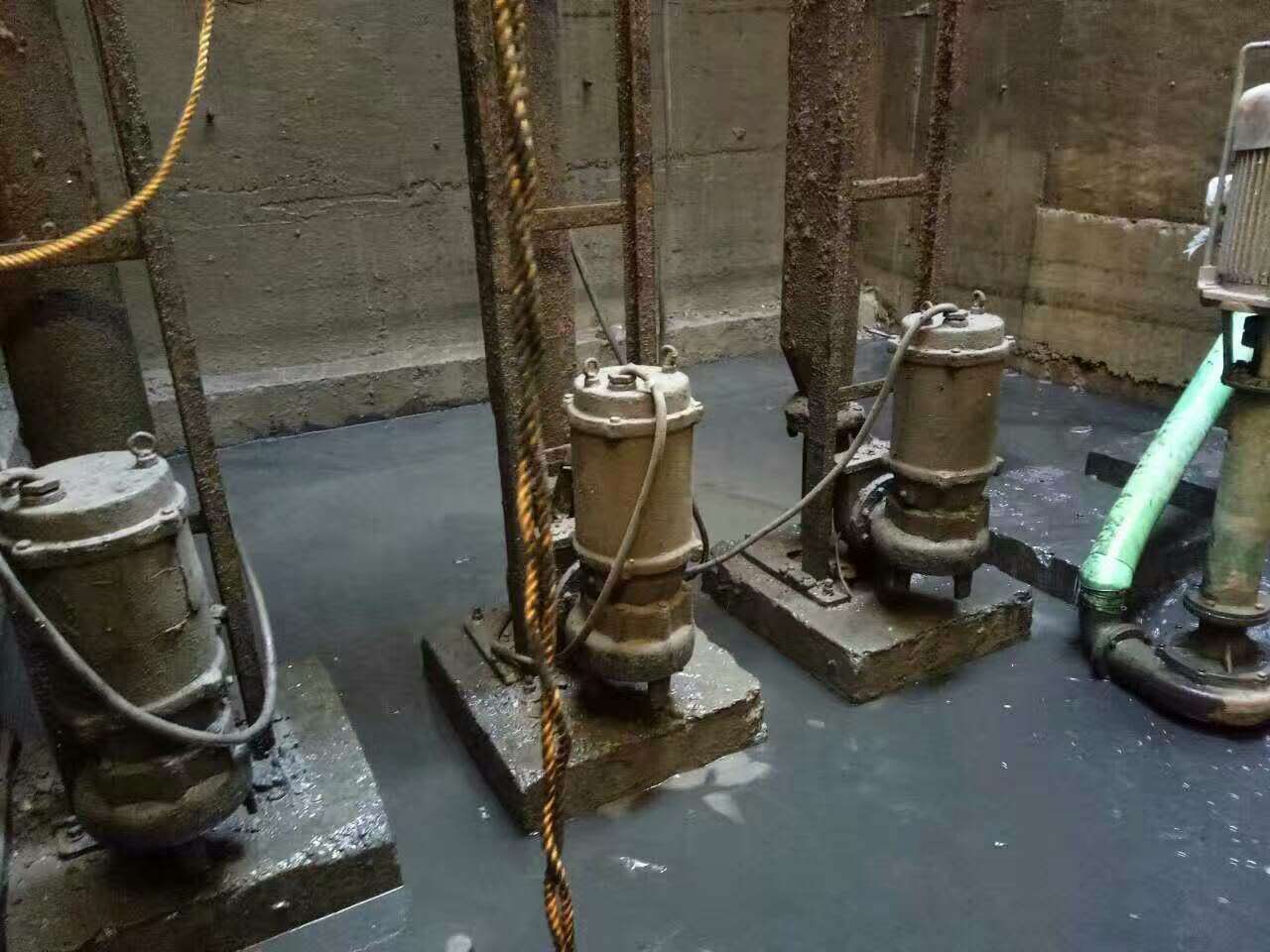 玉屏污水池清理